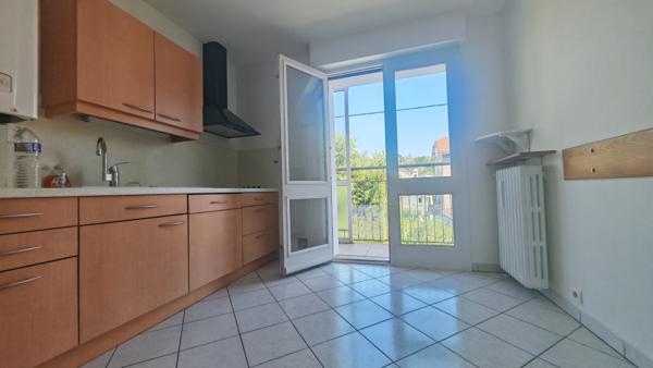 Appartement
         4 pièces
        - 79 m² 169 000 € *