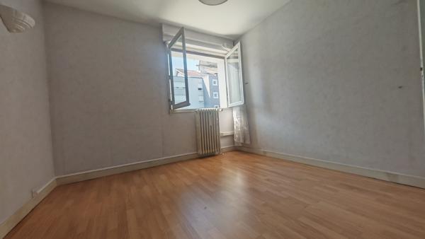 Appartement
         4 pièces
        - 79 m² 169 000 € *