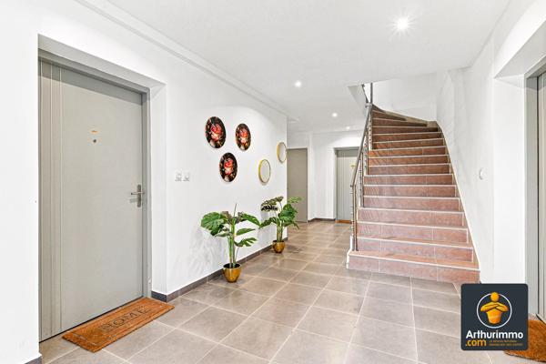 Location                                                      Appartement
                        
                     3 pièces                      60 m2                     à Charly