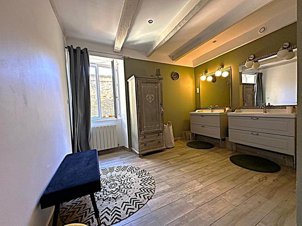 Maison 6 pièces 215 m2