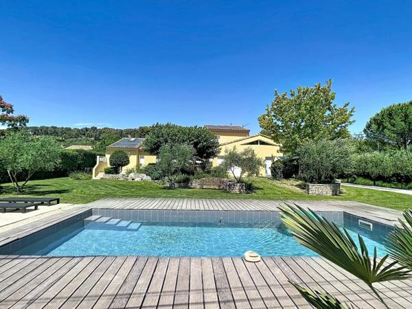 Cadenet, Villa 7 piéces 6 chambres sur 2000m²