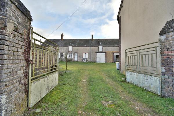 Dangeau (28160) CORPS DE FERME 13500 M²