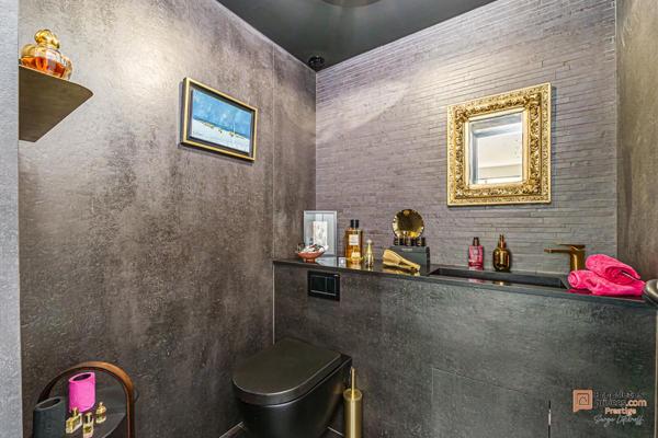 Marseille 13008 - Appartement Villa Triplex T4/5 d'exception avec jardin, terrasse, piscine, en bordure du Parc Borely 1.495.000