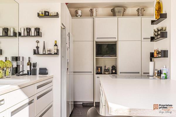 Marseille 13008 - Appartement Villa Triplex T4/5 d'exception avec jardin, terrasse, piscine, en bordure du Parc Borely 1.495.000