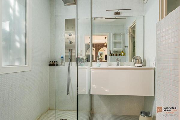 Marseille 13008 - Appartement Villa Triplex T4/5 d'exception avec jardin, terrasse, piscine, en bordure du Parc Borely 1.495.000