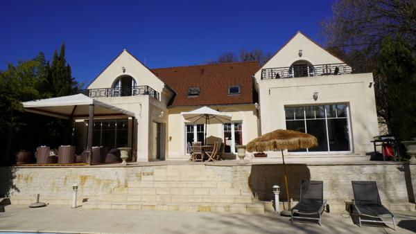 Maison à vendre 9 pièces MONTMORENCY (95)