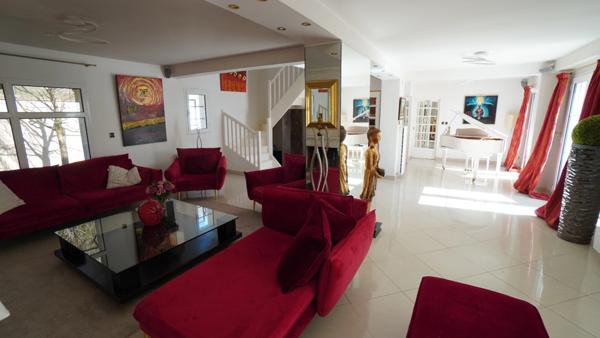 Maison à vendre 9 pièces MONTMORENCY (95)