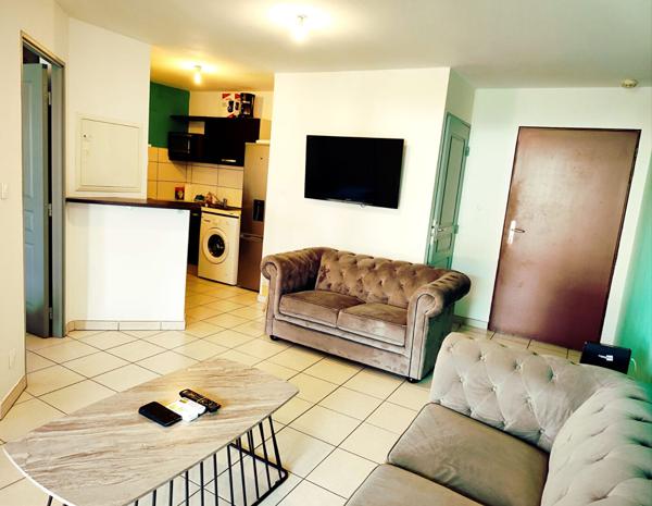 97400 SAINT DENIS A LOUER - Saint-Denis - Centre-ville - Appartement T2 meublé - Rue des manguiers