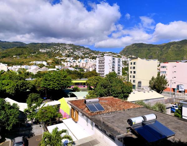97400 SAINT DENIS A LOUER - Saint-Denis - Centre-ville - Appartement T2 meublé - Rue des manguiers