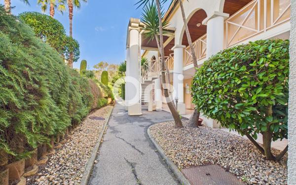 Appartement à vendre    2 pièces • 34 m2 Mandelieu-la-Napoule