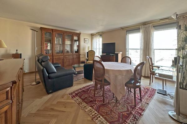 Nanterre (92000) Appartement traversant de 4 pièces sur 90,98 m² Carrez avec balcon, cave et box fermé en sous-sol pour 420 000