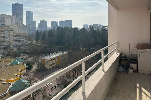 Nanterre (92000) Appartement traversant de 4 pièces sur 90,98 m² Carrez avec balcon, cave et box fermé en sous-sol pour 420 000