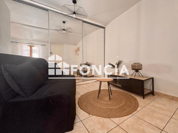Location Studio meublé 23.7 m² - 21 PLACE THERESE ET LEON BLUM Narbonne 11100