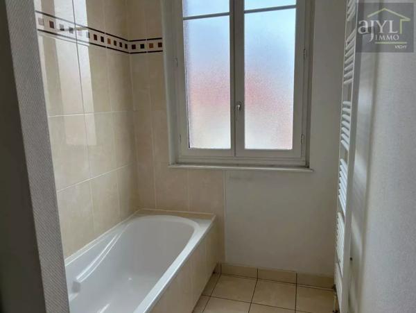 Appartement
         3 pièces
        - 74 m² Exclusivité 135 000 € *