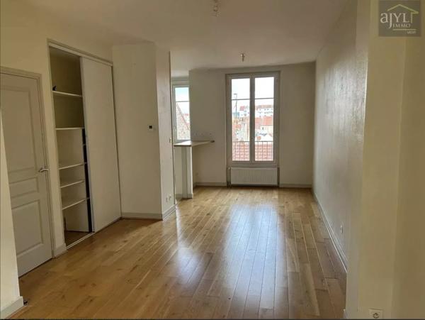 Appartement
         3 pièces
        - 74 m² Exclusivité 135 000 € *