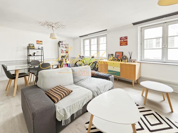 Appartement
         2 pièces
        - 44 m² 195 000 € *