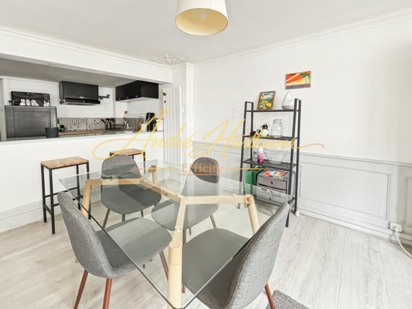 Appartement
         2 pièces
        - 44 m² 195 000 € *