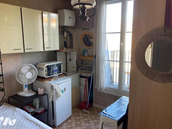 75004 - Canal Saint Martin / Rue de l'Arsenal - Chambre 8 m² - dernier étage sans ascenseur