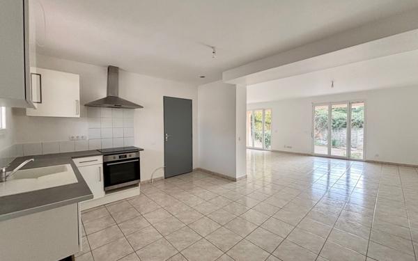 Maison à vendre    5 pièces •  Poussan