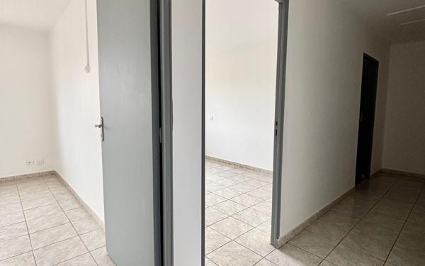 Maison à vendre    5 pièces •  Poussan