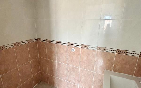 Maison à vendre    5 pièces •  Poussan