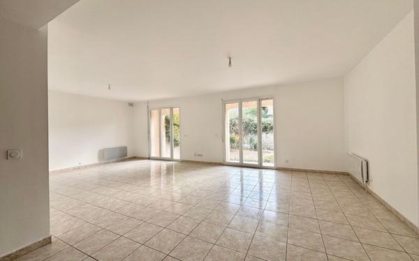 Maison à vendre    5 pièces •  Poussan