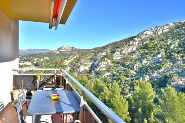Marseille 10° : T3/T4 au calme, 79 m² sans vis-à-vis, vue exceptionnelle sur collines