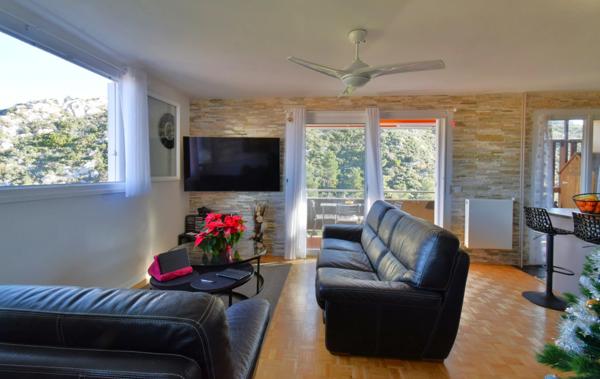 Marseille 10° : T3/T4 au calme, 79 m² sans vis-à-vis, vue exceptionnelle sur collines