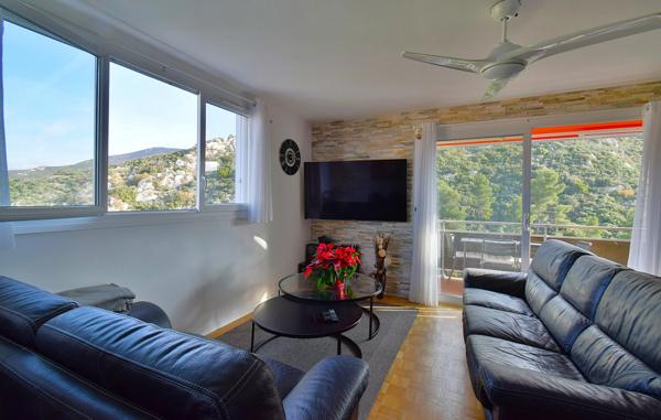 Marseille 10° : T3/T4 au calme, 79 m² sans vis-à-vis, vue exceptionnelle sur collines