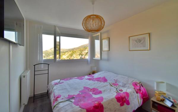 Marseille 10° : T3/T4 au calme, 79 m² sans vis-à-vis, vue exceptionnelle sur collines