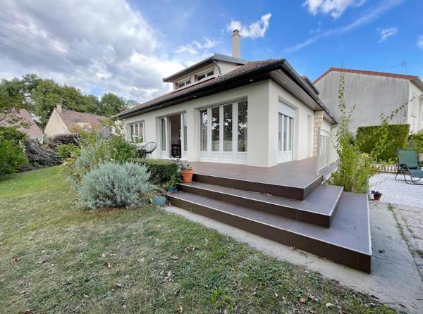 Saclay (91400) Maison individuelle avec du charme - Vie de plain pied possible - Val d'Albian - Espace de vie de 56m2 - 5 ch