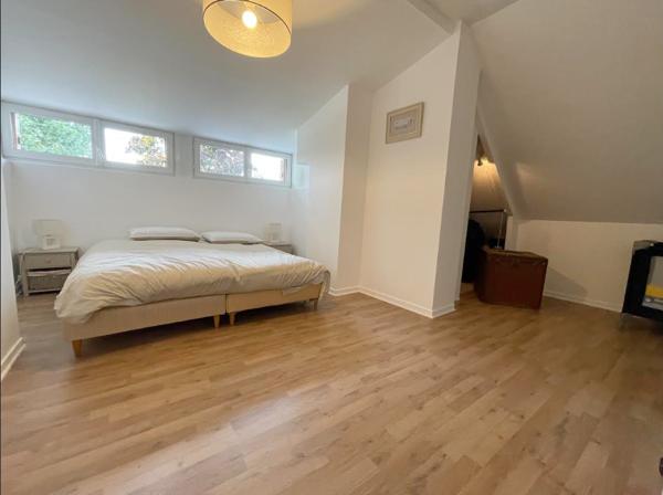 Saclay (91400) Maison individuelle avec du charme - Vie de plain pied possible - Val d'Albian - Espace de vie de 56m2 - 5 ch