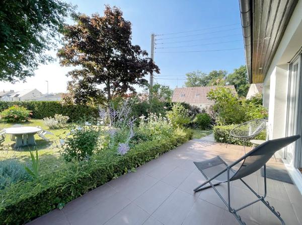 Saclay (91400) Maison individuelle avec du charme - Vie de plain pied possible - Val d'Albian - Espace de vie de 56m2 - 5 ch