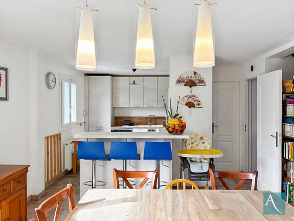 Maison familiale 7 chambres 150.2 m² au sol - Jardin 556 m², garage - Breuillet 91650