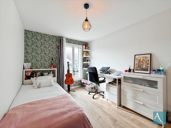 Maison familiale 7 chambres 150.2 m² au sol - Jardin 556 m², garage - Breuillet 91650