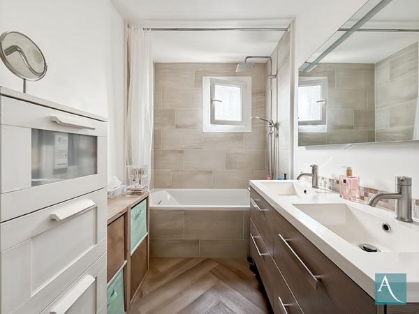 Maison familiale 7 chambres 150.2 m² au sol - Jardin 556 m², garage - Breuillet 91650