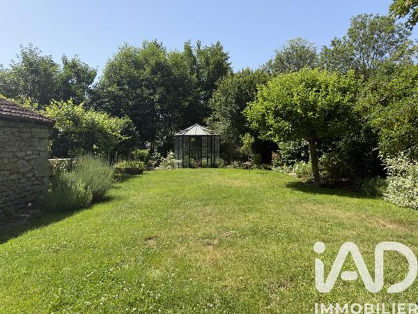 Maison à vendre 7 pièces 228 m² Saint-Sernin-du-Plain