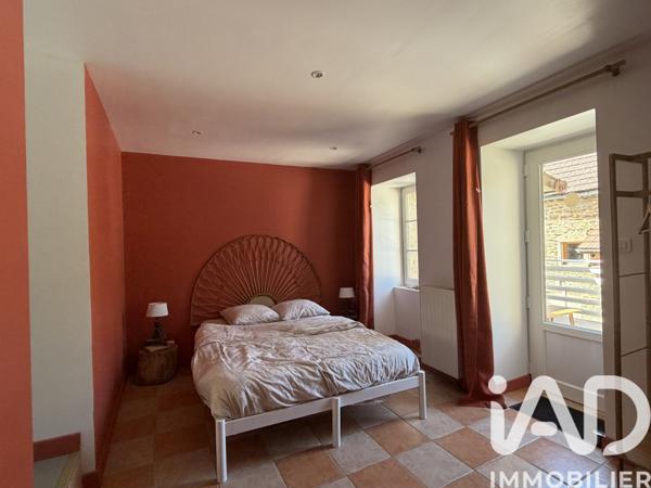 Maison à vendre 7 pièces 228 m² Saint-Sernin-du-Plain