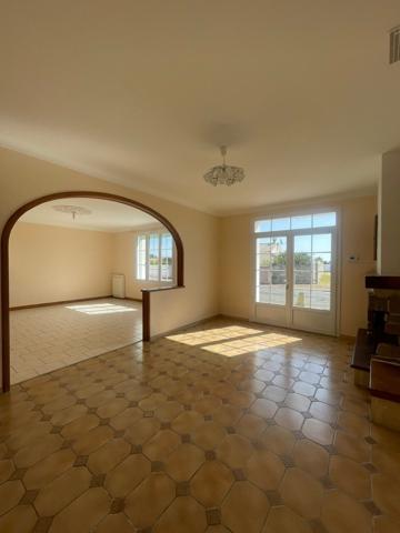 Location à l’année maison 5 pièces, 125.83 m², Cheray