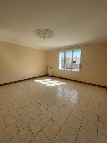 Location à l’année maison 5 pièces, 125.83 m², Cheray