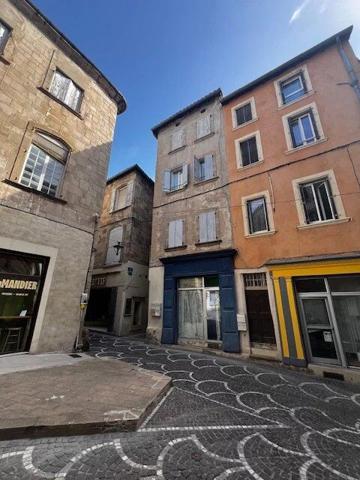 Vente                                                      Appartement
                        
                     1 pièces                      24 m2                     à Lodève