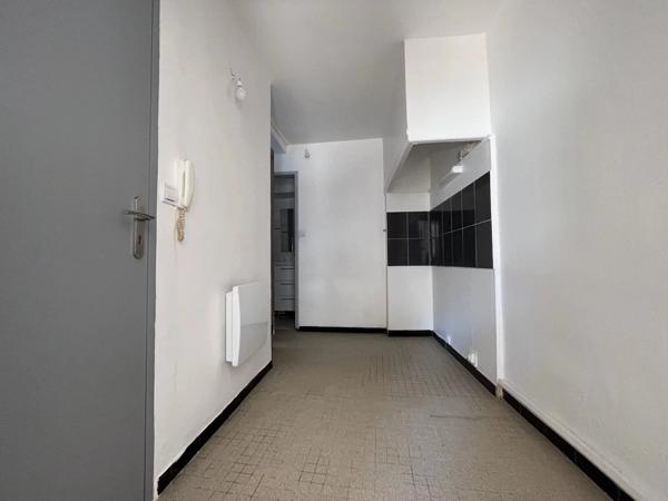Vente                                                      Appartement
                        
                     1 pièces                      24 m2                     à Lodève