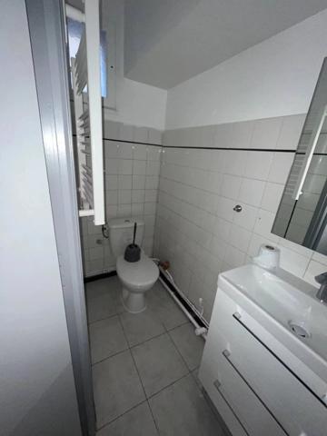 Vente                                                      Appartement
                        
                     1 pièces                      24 m2                     à Lodève