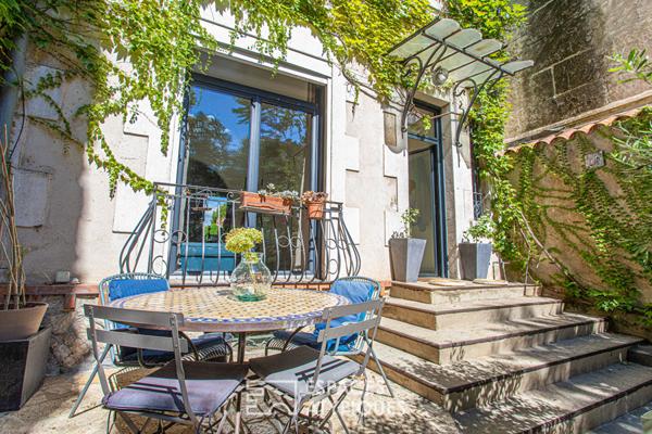 Entre Art nouveau et modernité, maison de caractère avec jardin arboré