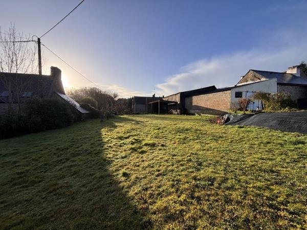 GUIDEL : Beau terrain constructible d'environ 645m²