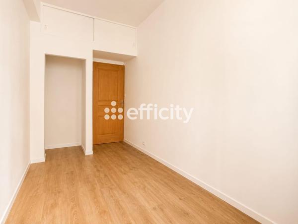 Appartement
         4 pièces
        - 80 m² 346 000 € *