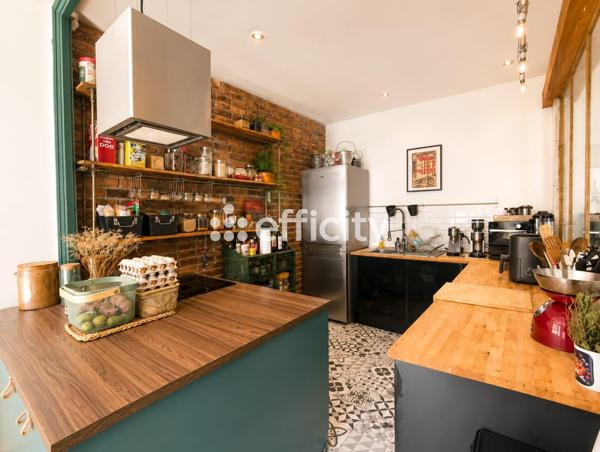Appartement
         4 pièces
        - 80 m² 346 000 € *