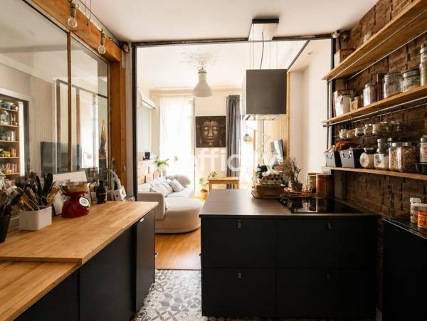 Appartement
         4 pièces
        - 80 m² 346 000 € *