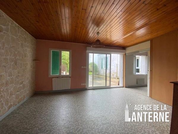 SAINT-PIERRE  MAISON 63 M² - TERRAIN 1400 M²