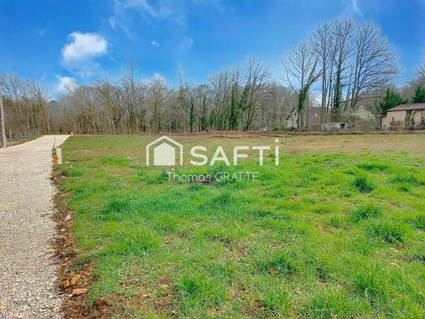 A Carsac joli terrain plat viabilisé de 1942m²
